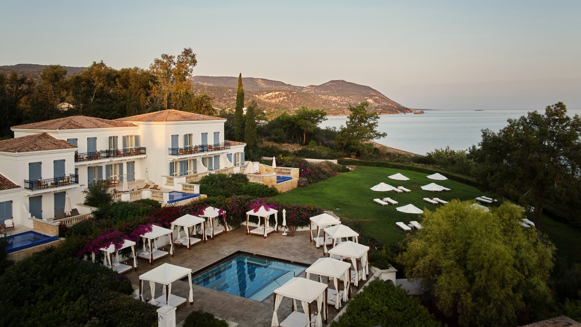Anassa Hotel: Η Στρατηγική Ανακαίνιση που Ανανεώνει τη Μεσογειακή Πολυτέλεια