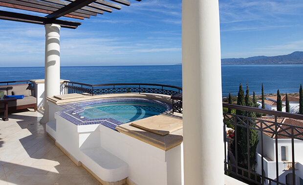 Adonis/Aphrodite With Outdoor Whirlpool