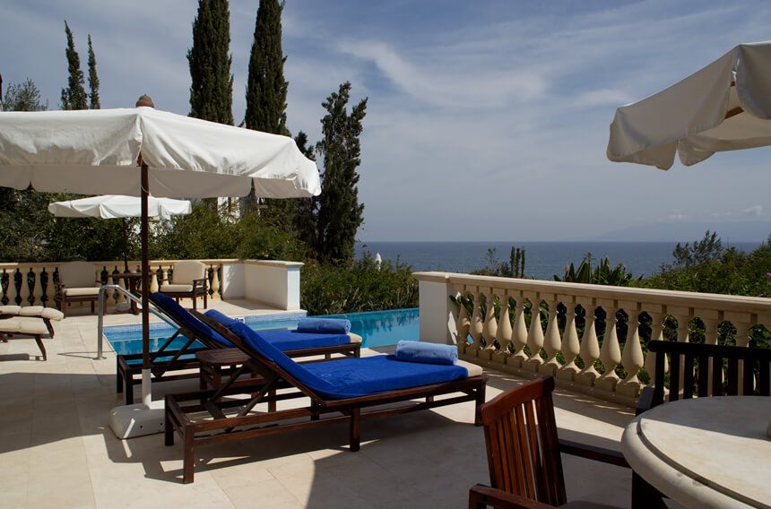 Alexandros Residence With Pool