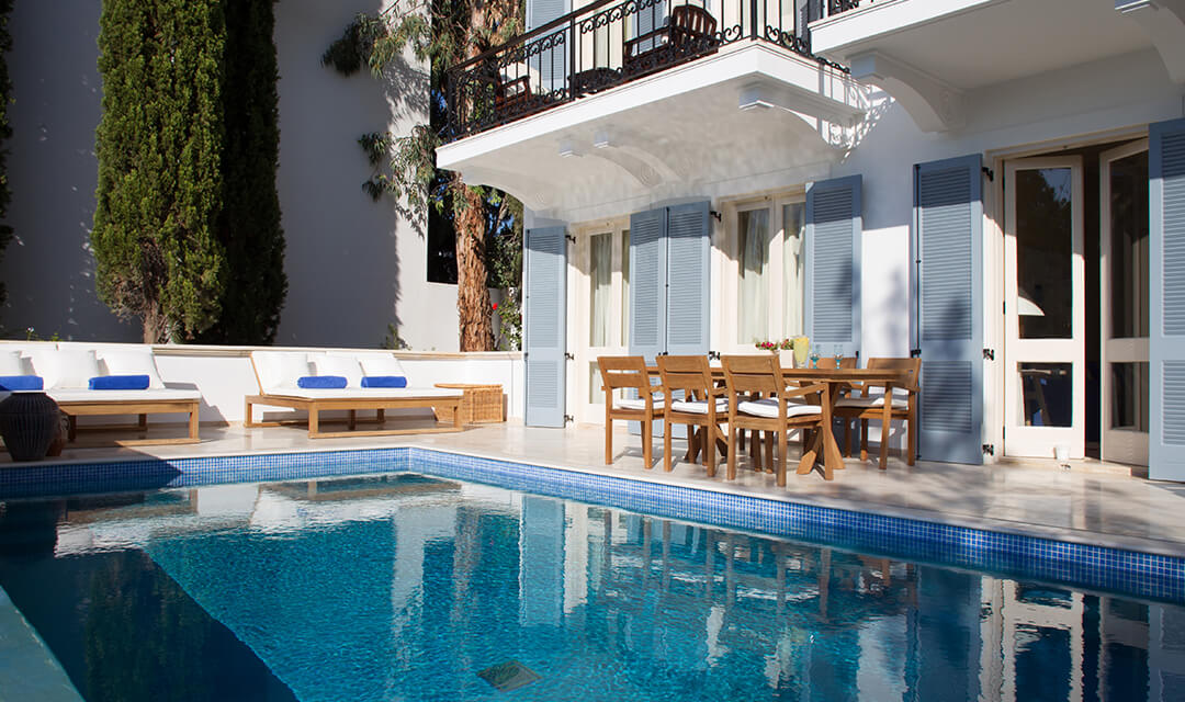 Andromeda Residence with Pool