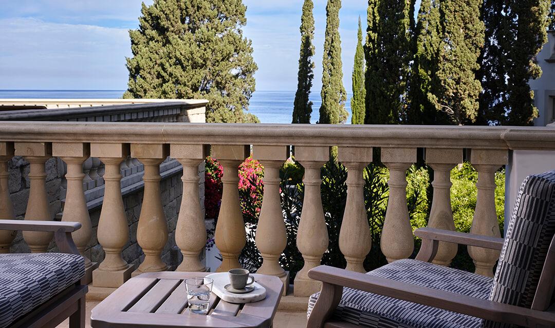 Interconnecting Junior Suite and Garden Studio Suite Sea View