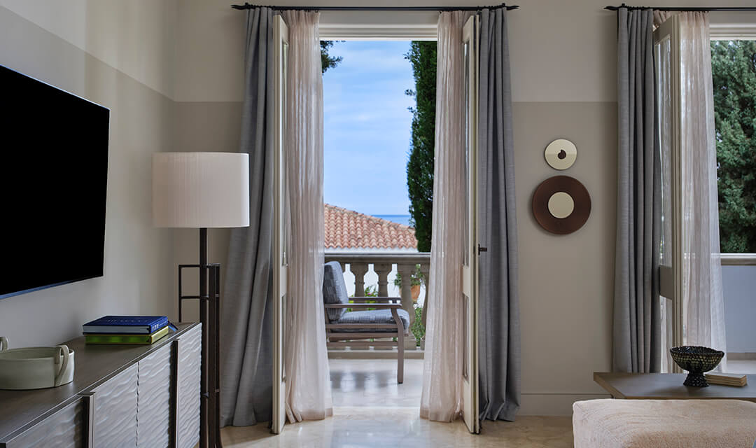 Interconnecting Junior Suite and Garden Studio Suite Sea View