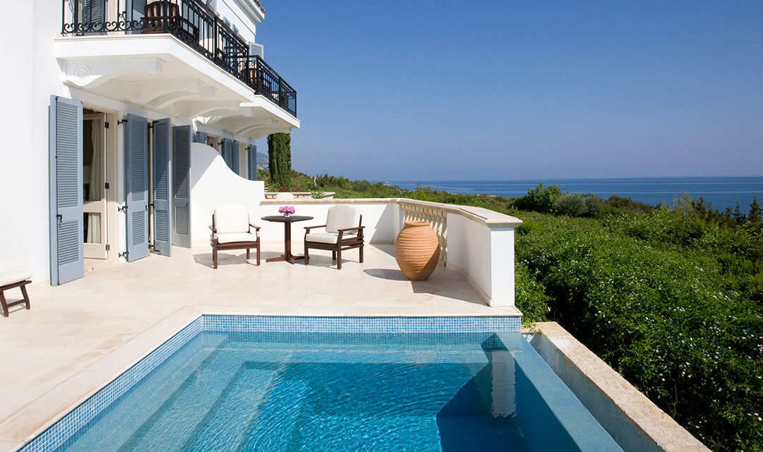 Junior suite with private pool