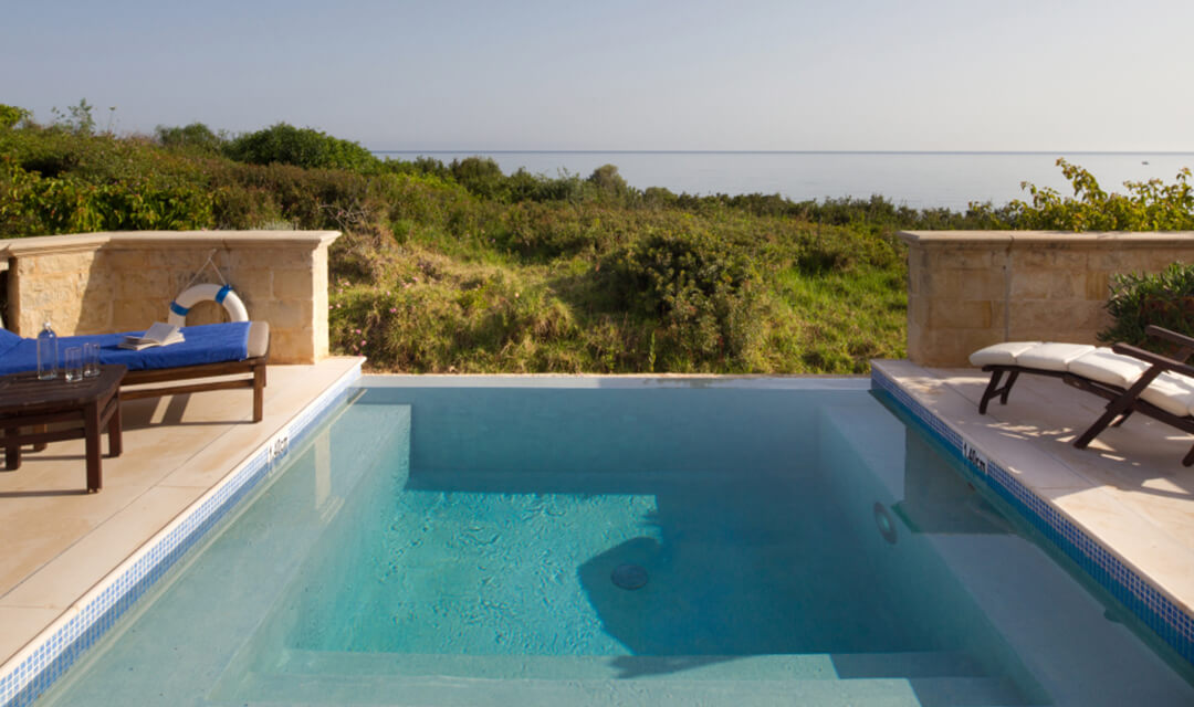 Junior suite with private pool